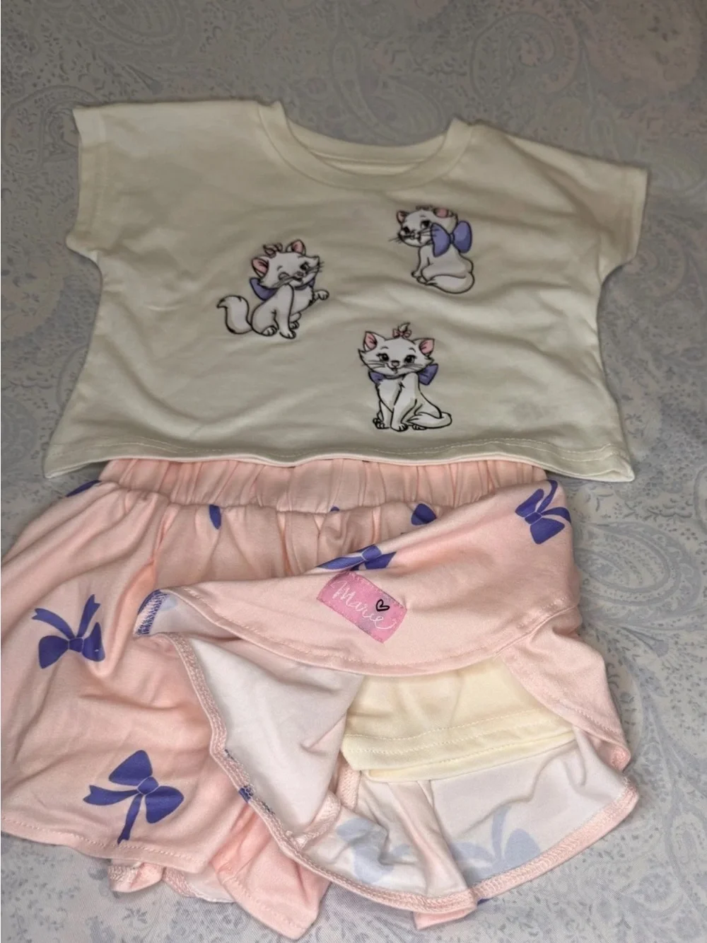 Disney The Aristocats Marie Cream Tee & Pink Bow Print Skort